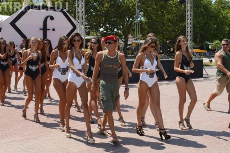 Radu Mazăre cu un grup de fete sexy la vot FOTO