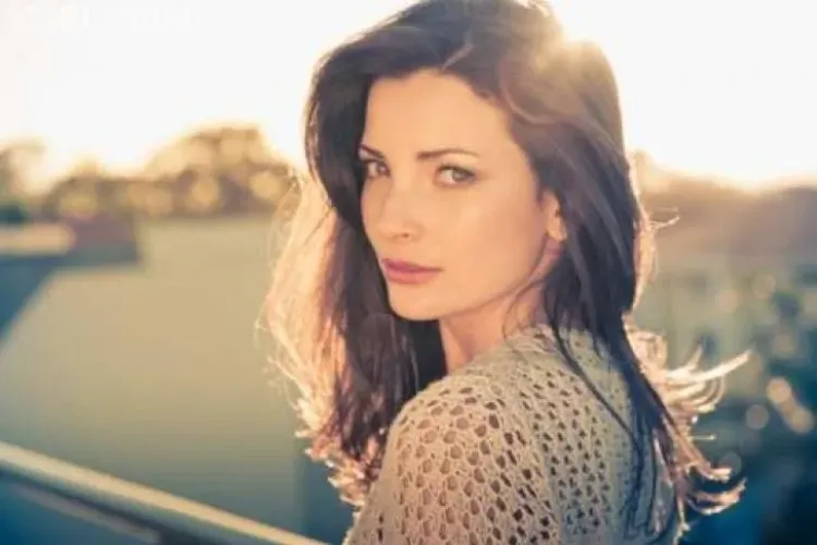 Trucuri care garantează că o să arăţi fabulos în poze