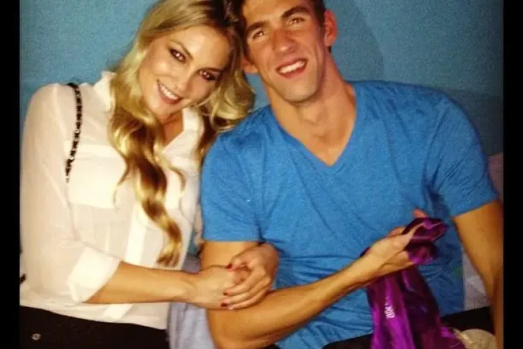 Înotătorul Michael Phelps şi noua lui iubită şi-au făcut apariţia în public FOTO