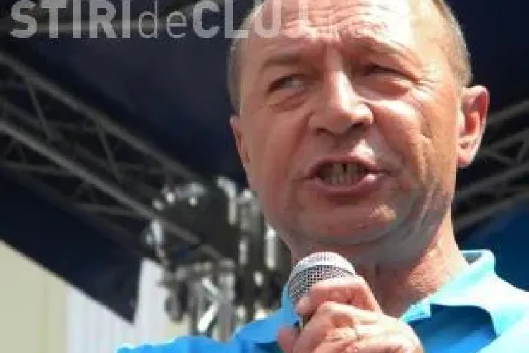 De ce nu a votat Băsescu: N-am putut să votez la un referendum cu fete în bikini