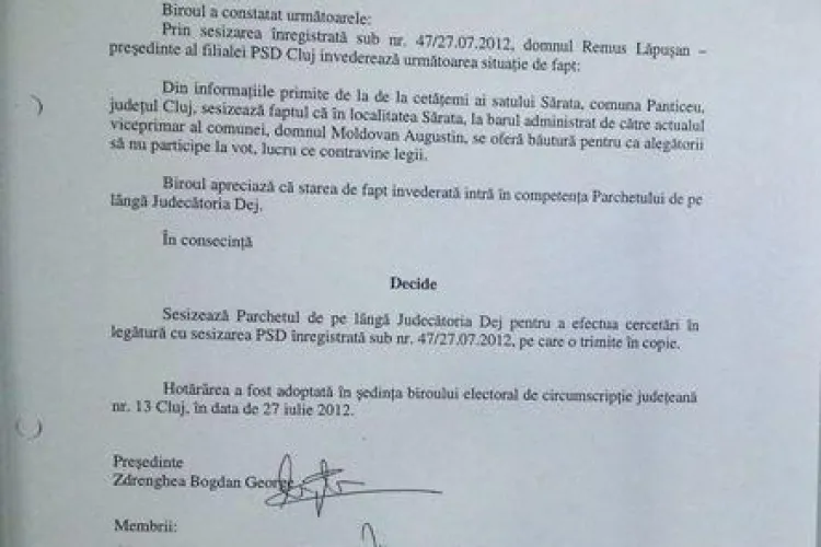 Cetăţenii din satul Sărata - Cluj, mituiţi cu BĂUTURĂ pentru a NU merge la vot! FOTO