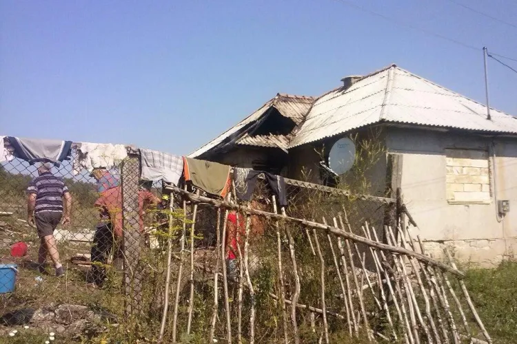 Incendiu în satul Băbdiu - Cluj. O casă A ARS din cauza unui frigider! VIDEO