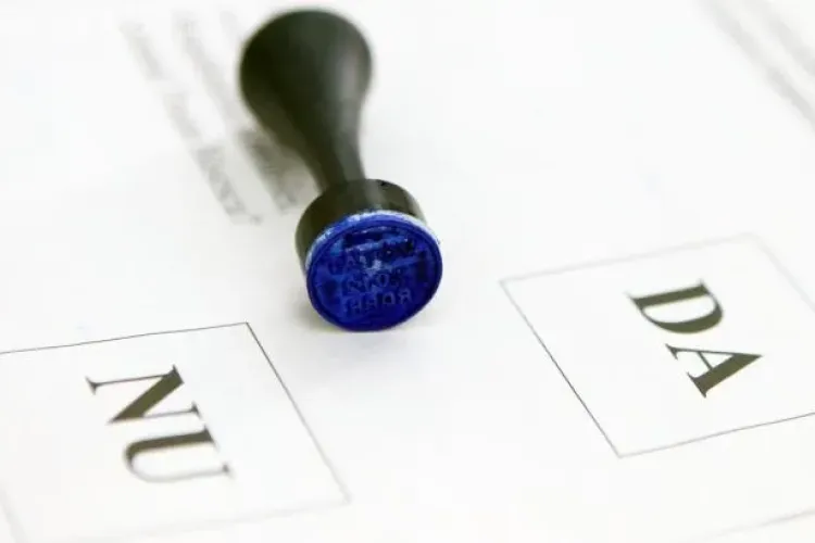 MAI a trimis un document CCR, care ar putea duce la demiterea lui Băsescu  