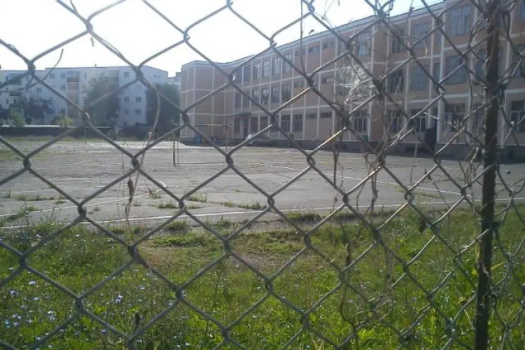 Cum ar putea fi dublate spațiile de joacă în Cluj. Propunere adresată Primăriei și Inspectoratului Școlar  