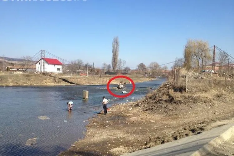 Şulea, primarul comunei Floreşti: Situaţia gunoaielor aruncate în Someş, în comuna Floreşti, trebuie rezolvată de instituţiile abilitate