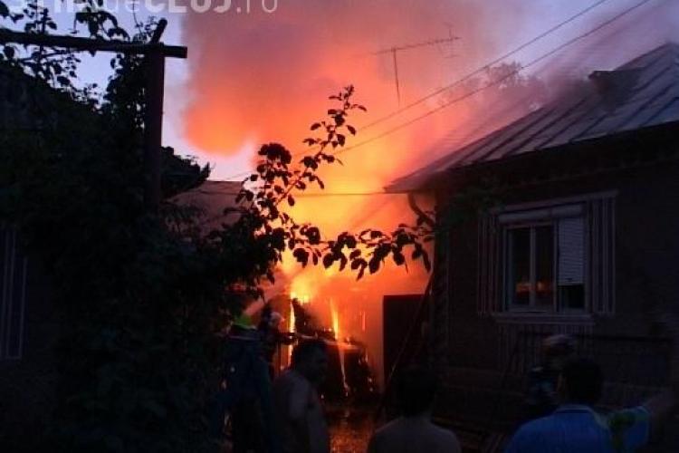 Incendiu violent la Reteag. O casă a luat foc VIDEO - Imagini DRAMATICE