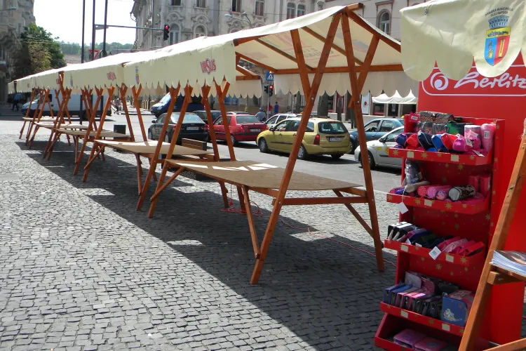 Prezență slabă la Targul de Rechizite din Piața Unirii. Criza economică a închis multe firme