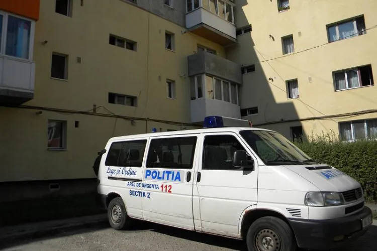 Un clujean a murit în timp ce cobora scările blocului. A făcut atac vascular! 