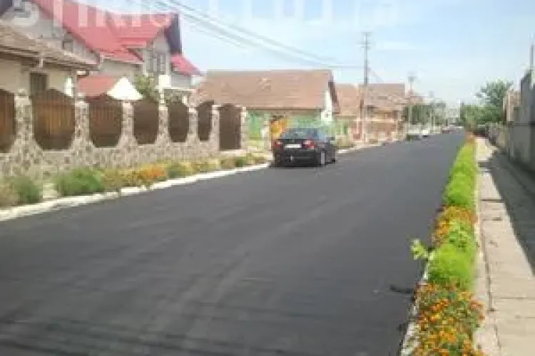 Primarul din Câmpia Turzii i-a asfaltat din nou strada fiului său