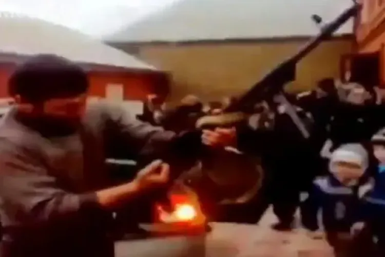 Sărbătorire cu MITRALIERA in prima zi de școală VIDEO