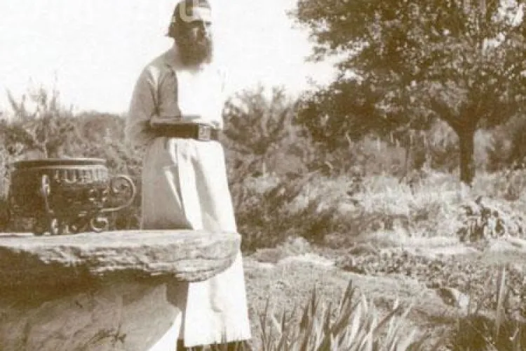 Minune la mormântul părintelui Arsenie Boca? VIDEO