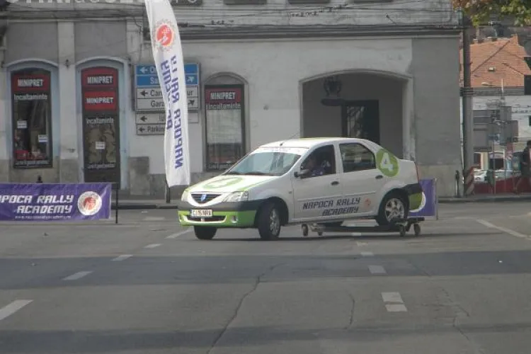 Distracție cu derapaje în Piața Unirii FOTO