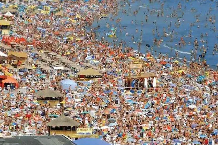 Litoralul pentru toţi!. AFLĂ cât costă în septembrie un sejur la mare