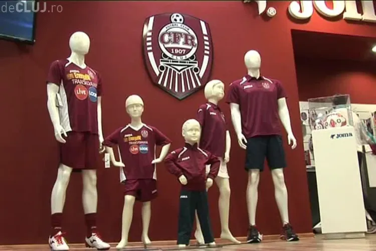 CFR Cluj și-a inaugurat magazinul cu suveniruri. Echipa a întârziat la eveniment VIDEO