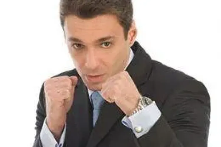 Mircea Badea furios pe Twitter. I-a înjurat dur pe cei care îl susțineau pe Băsescu