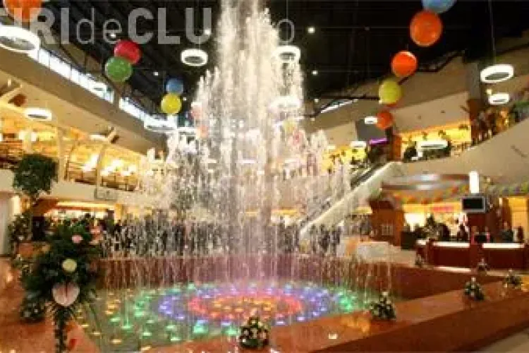 Iulius Mall îşi încântă din nou clienţii. Vezi ce surprize şi promoţii le-a pregătit
