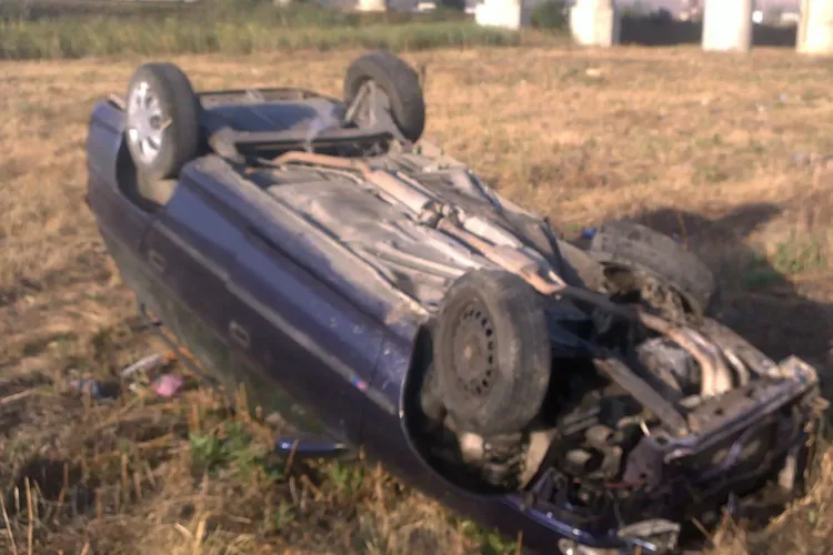 Mașină răsturnată pe Centura Apahida FOTO  