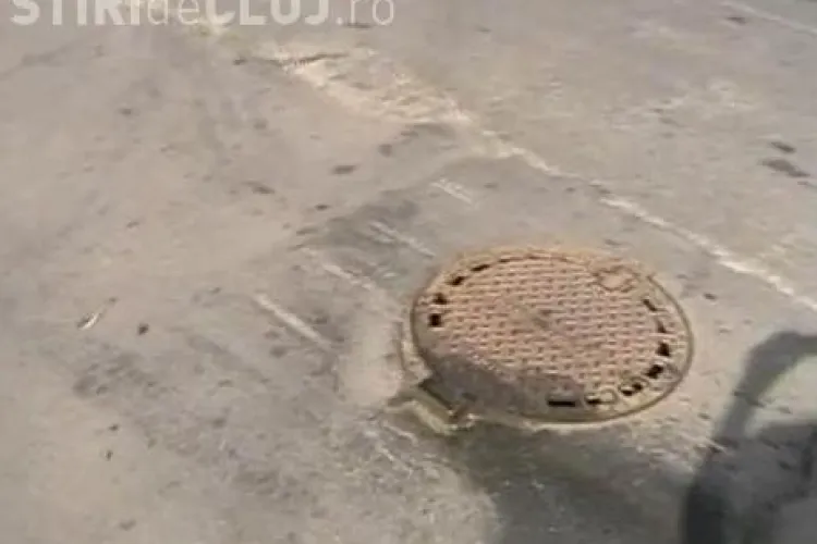 Un clujean şi-a spart baia de ulei de la maşină din cauza drumurilor proaste VIDEO