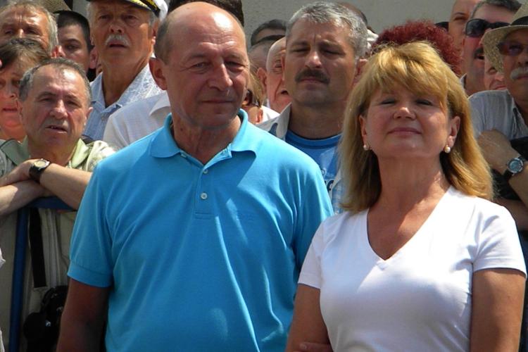 Băsescu: E ilegală scoaterea din lista permanentă a românilor din străinătate sau a celor cu CI expirate