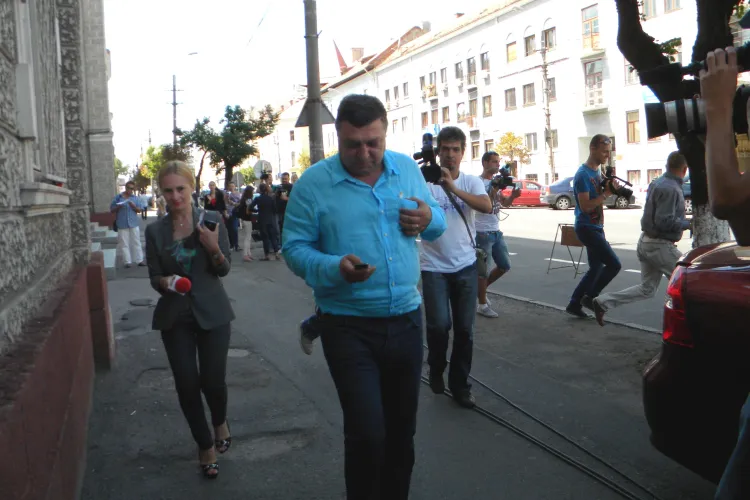 VIDEO Fostul ministru al Apărării, cercetat la DNA Cluj pentru turism electoral. Vezi ce DECLARAŢII a făcut Teodor Atanasiu 