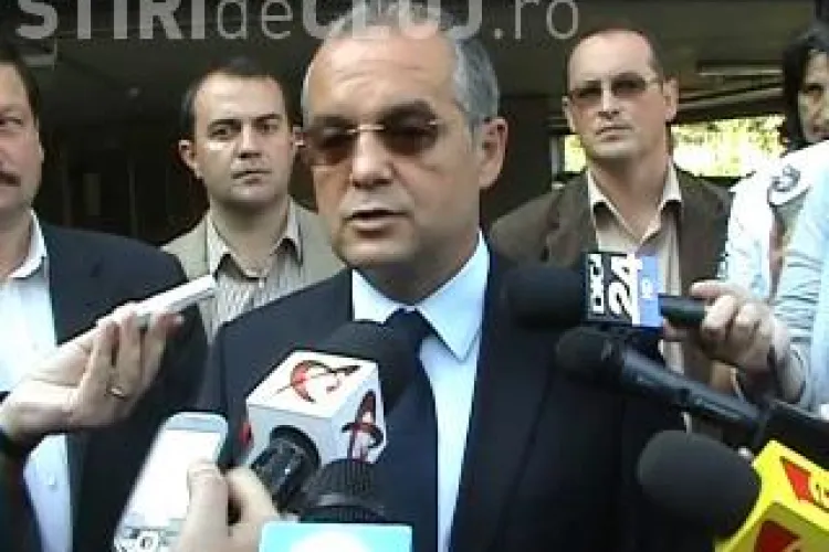  Boc către Ponta: „Cât am fost acolo am apărat interesele românilor. După ce am plecat, să dea socoteală alţii" VIDEO