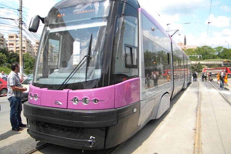 Al treilea tramvai MOV a ajuns la Cluj-Napoca și va fi dat în folosință