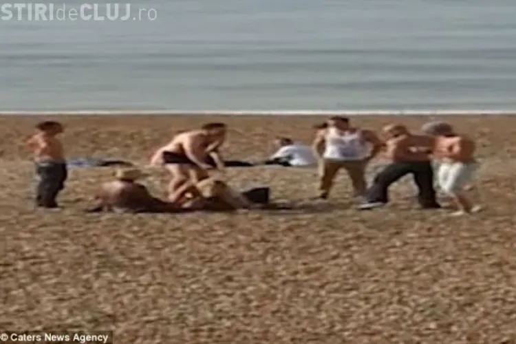 Fotografii ȘOCANTE. Un cuplu făcea sex pe plajă în plină zi FOTO