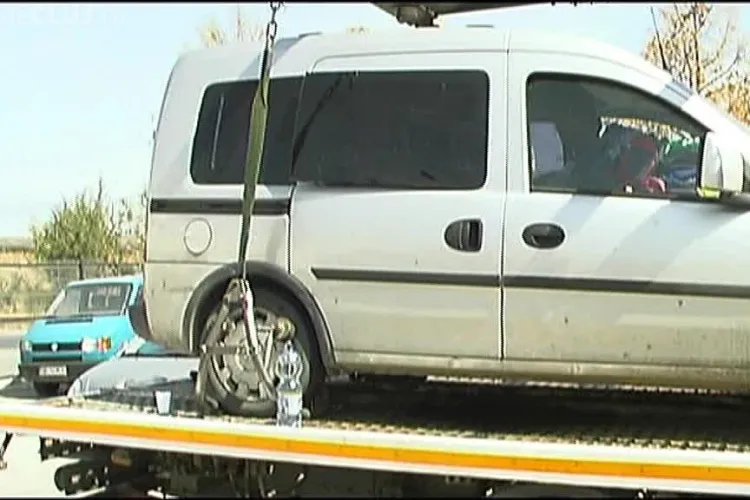 O familie din București s-a blocat cu doi copii în mașina ridicată de RADP! VEZI explicațiile familiei VIDEO