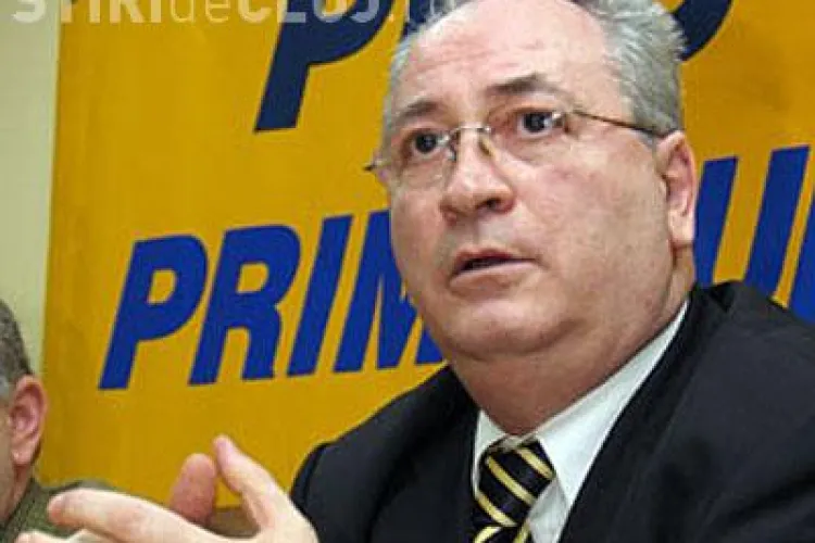 Puiu Haşotti: Decizia CC e antinaţională. Curtea să coabiteze cu Traian Băsescu nu USL