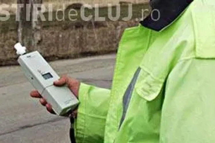 Un dejean s-a urcat băut la volan