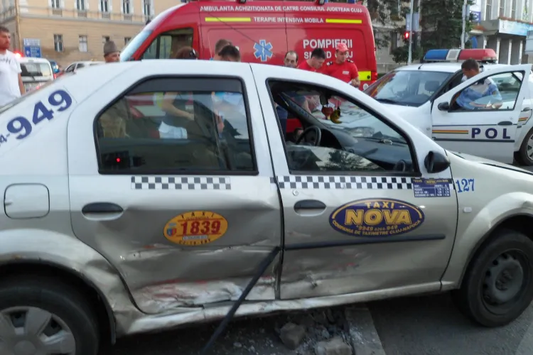 Accident în fața Casei de Cultură a Studenților. Victima: o femeie FOTO
