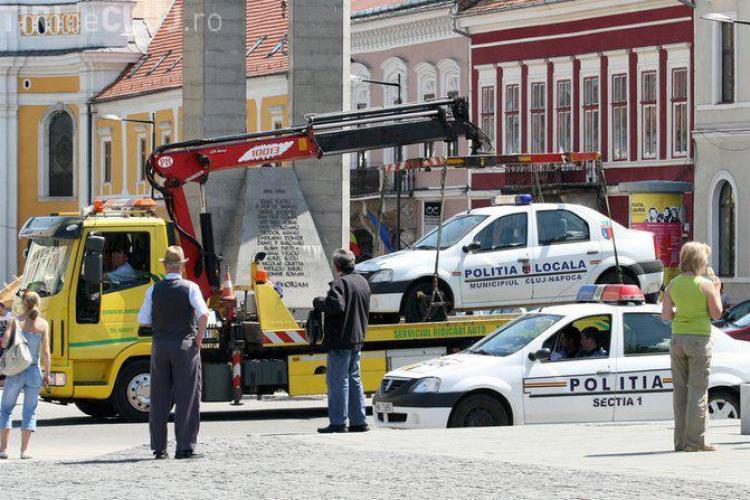 La Cluj, legea-i lege! Mașina poliției, ridicată de pe stradă de RADP FOTO