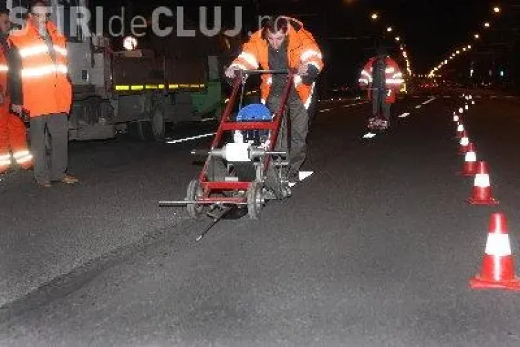 Se refac marcajele rutiere în Cluj-Napoca. Trecerile de pietoni de lângă școli vor fi roșii