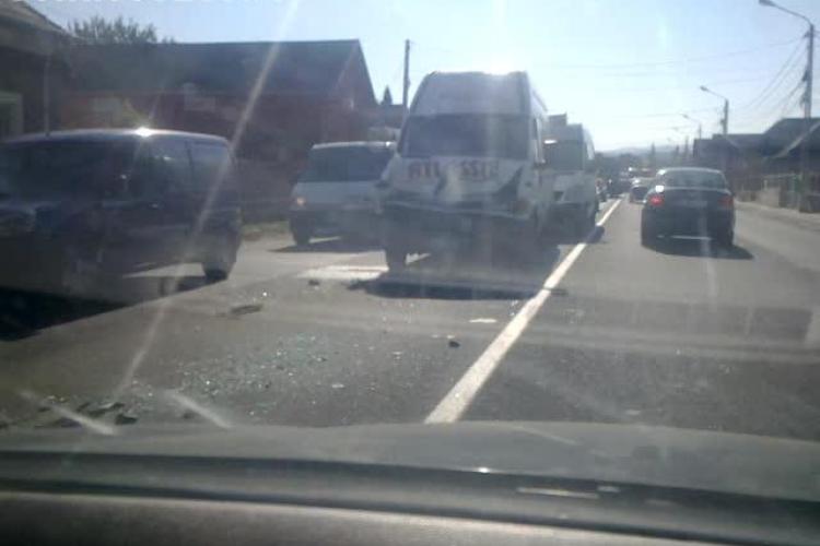 Accident la intrare în Cluj-Napoca, dinspre Florești! Traficul a fost blocat VIDEO