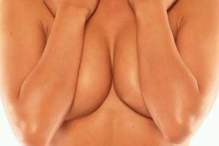 Studente muşcate de sâni şi braţe, din răzbunare