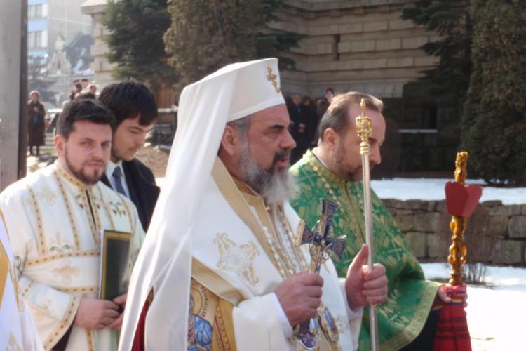 Patriarhul Daniel s-a simțit rău în timpul unei slujbe la Mizil
