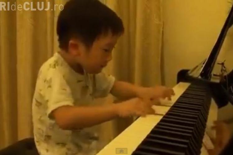 Micul Mozart: Copilul de patru ani care face senzaţie pe internet VIDEO