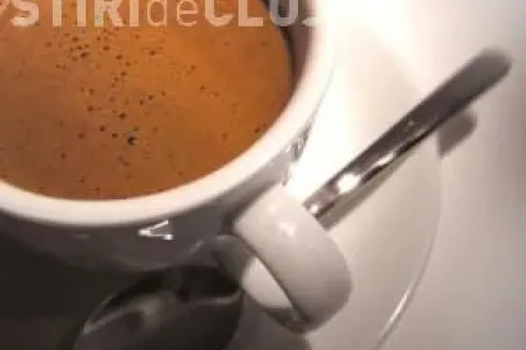 Cafeaua în cantităţi prea mari agită şi face rău inimii. Vezi şi beneficiile