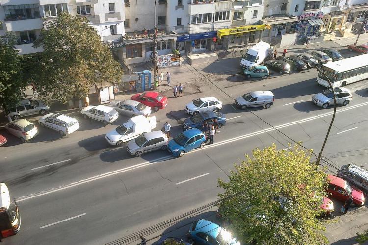 Accident pe Calea Florești! Trei mașini s-au ciocnit VIDEO