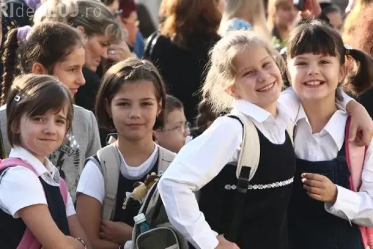 Vacanţă prelungită cu o săptămână: Elevii încep şcoala pe 17 septembrie