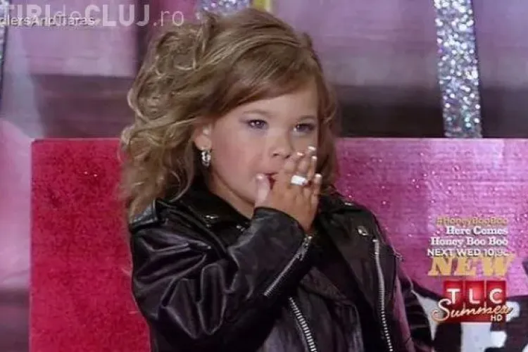 Imagini REVOLTĂTOARE! La DOAR 4 ani FUMEAZĂ şi DANSEAZĂ provocator într-o emisiune