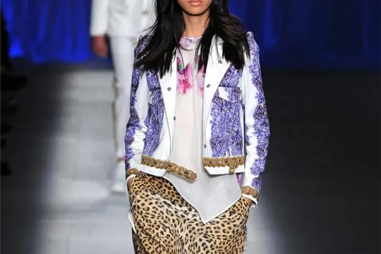 Roberto Cavalli, inspirat de adâncul Mediteranei pentru colecţia 2013