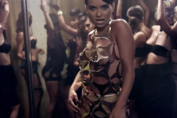 Inna, cu sfârcurile la vedere în noul ei videoclip VIDEO