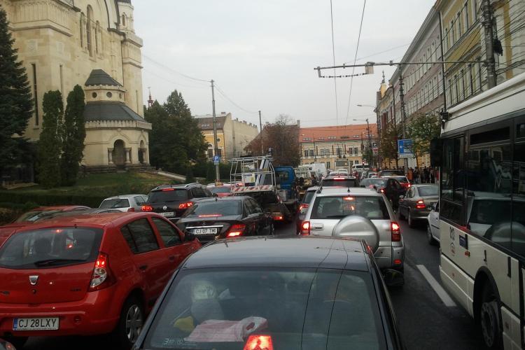 Traficul în centrul Clujului, blocat de începerea anului școlar FOTO