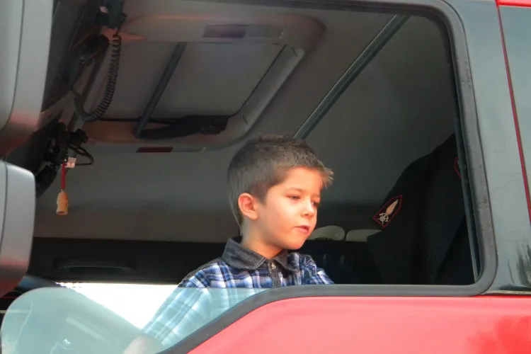 Pompierii au făcut demonstraţii de ziua lor, în Piaţa Unirii FOTO / VIDEO