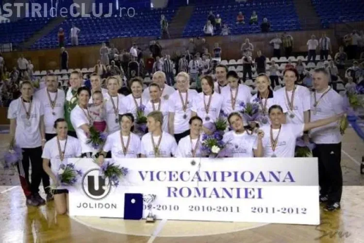  Fanii "U" Jolidon, încrezători în echipă: Echipa de handbal feminin îşi va păstra titlul de vicecampioană