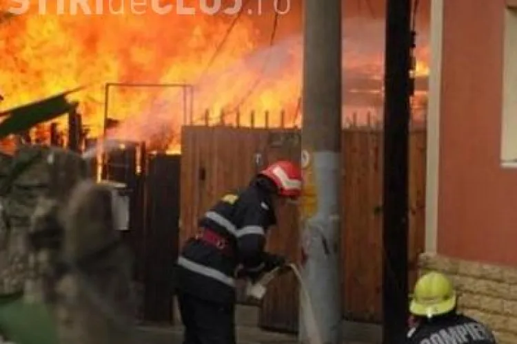 Incendiu pe strada Scorțarilor în Cluj-Napoca UPDATE