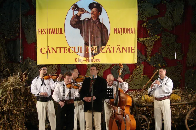 Începe Festivalul Naţional al Cântecului de Cătănie. Vezi cum te poţi înscrie la concurs!