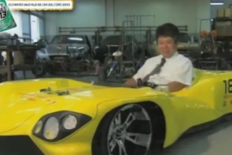 Record mondial. Cea mai joasă mașină are doar 45 cm VIDEO