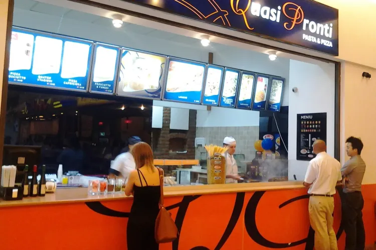 QUASI PRONTI A ADUS FAST-FOOD-UL ITALIAN LA IULIUS MALL CLUJ